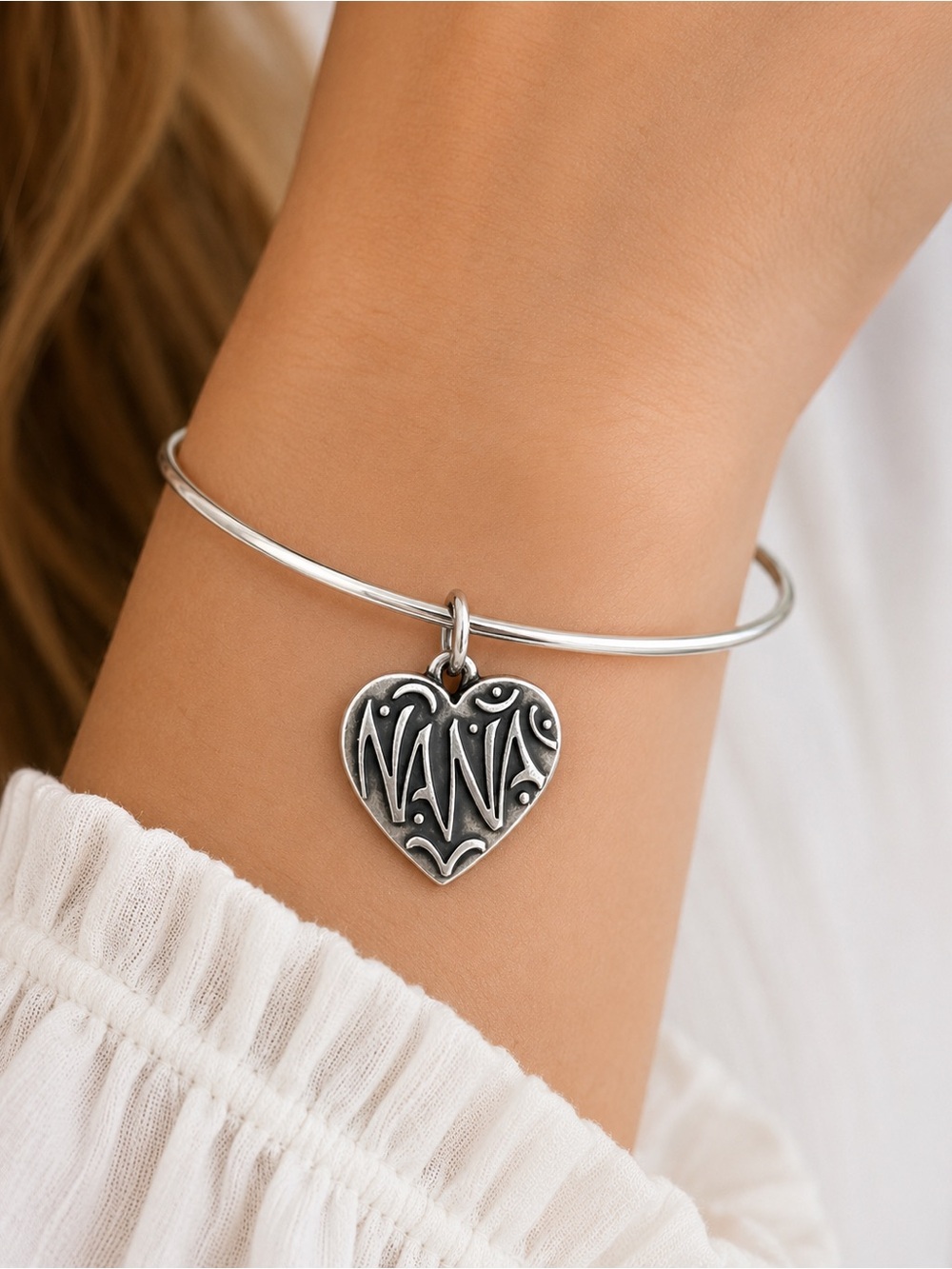 James Avery Sterling Silver 925 Hook-on Charm Bracelet with Nana Heart Charm